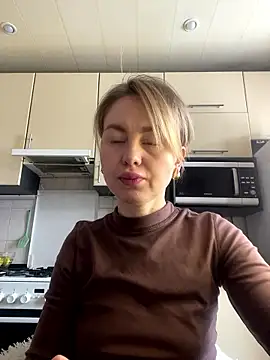 Snapshot of MartaLuna_ chatting on 01/16/26, 09:02 MartaLuna online show from 01/16/26, 09:02