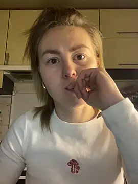 Snapshot of MartaLuna_ chatting on 02/11/26, 07:08 MartaLuna online show from 02/11/26, 07:08