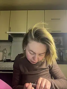 Snapshot of MartaLuna_ chatting on 02/12/26, 06:25 MartaLuna online show from 02/12/26, 06:25