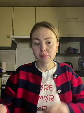 Snapshot of MartaLuna_ chatting on 02/13/26, 03:08 MartaLuna online show from 02/13/26, 03:08