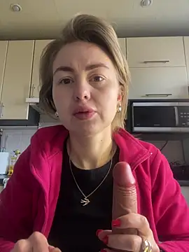 Snapshot of MartaLuna_ chatting on 02/23/26, 10:34 MartaLuna online show from 02/23/26, 10:34