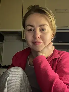 Snapshot of MartaLuna_ chatting on 02/26/26, 08:08 MartaLuna online show from 02/26/26, 08:08