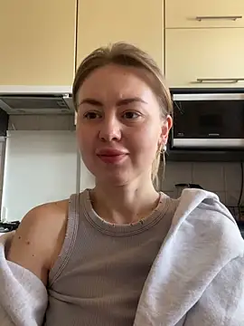 Snapshot of MartaLuna_ chatting on 03/02/26, 07:15 MartaLuna online show from 03/02/26, 07:15