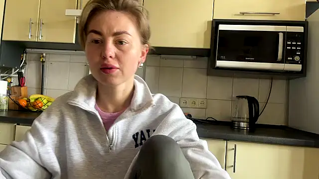 MartaLuna  online show from 04/12/26, 07:46