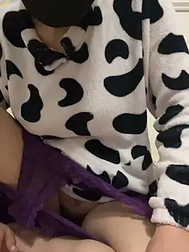 Snapshot of yunmeng000 chatting on 10/30/25, 03:02 yunmeng000 online show from 10/30/25, 03:02