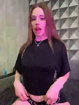 Elizabeth Tay online show from 04/13/26, 06:46