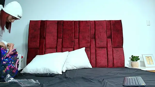 emma hearths online show from 11/20/25, 08:41