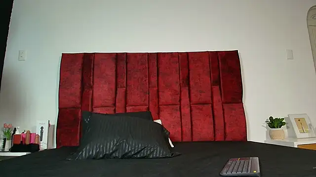 emma hearths online show from 11/24/25, 07:46