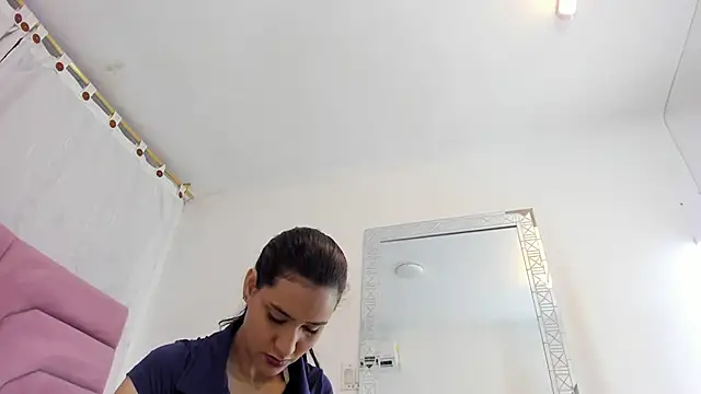 Snapshot of miajhonsonx chatting on 04/19/26, 02:16 miajhonsonx online show from 04/19/26, 02:16