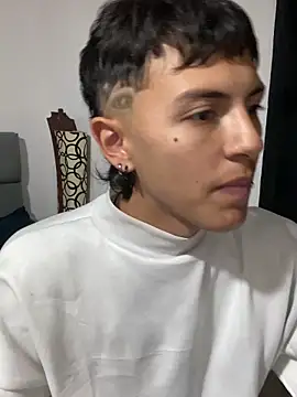 NaytonFreeman online show from 09/19/25, 01:07