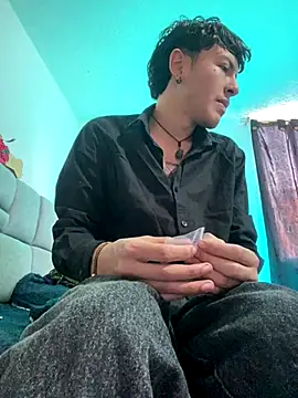 NaytonFreeman online show from 12/22/25, 05:21