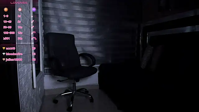 Snapshot of sheyla__ebony chatting on 02/16/26, 10:11 sheyla ebony online show from 02/16/26, 10:11