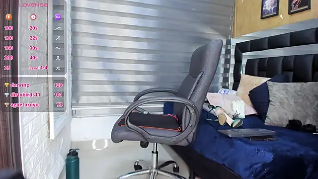 Snapshot of sheyla__ebony chatting on 03/01/26, 12:12 sheyla ebony online show from 03/01/26, 12:12