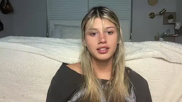 Snapshot of AnnGrayson chatting on 11/17/25, 01:33 AnnGrayson online show from 11/17/25, 01:33