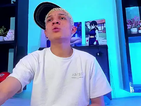 Snapshot of EL_VENEZOLANO_22CM chatting on 10/24/25, 02:46 EL VENEZOLANO 22CM online show from 10/24/25, 02:46