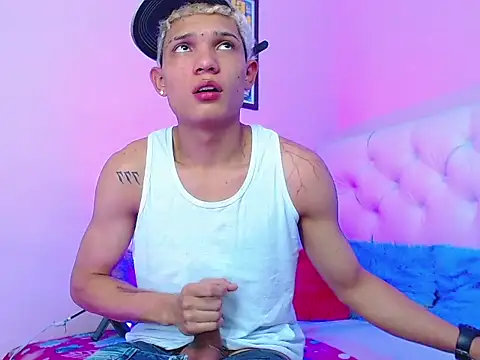 Snapshot of EL_VENEZOLANO_22CM chatting on 11/16/25, 08:53 EL VENEZOLANO 22CM online show from 11/16/25, 08:53