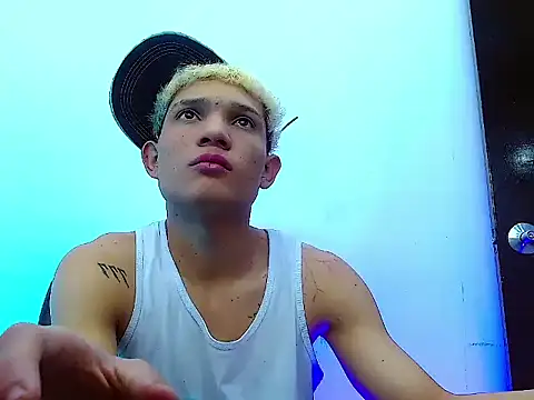 Snapshot of EL_VENEZOLANO_22CM chatting on 11/25/25, 06:46 EL VENEZOLANO 22CM online show from 11/25/25, 06:46