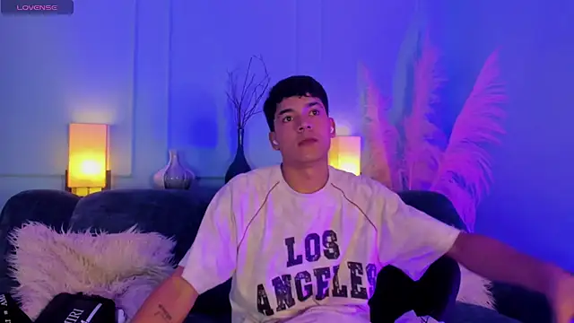 SandroVeyra online show from 11/04/25, 01:27