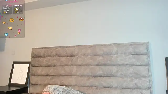 Aliciabloom online show from 10/21/25, 12:28