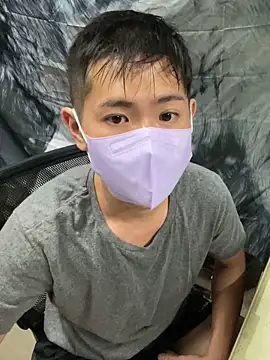 Snapshot of hayato1995 chatting on 09/16/25, 04:30 hayato1995 online show from 09/16/25, 04:30