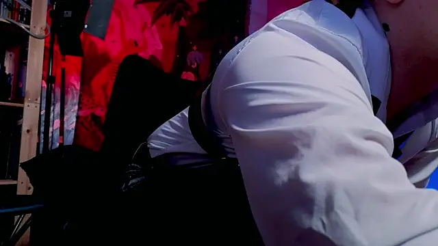 Vincent Hardman online show from 04/17/26, 08:12