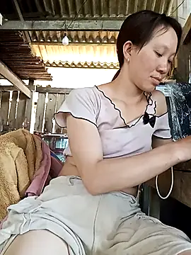 bonnie-00 online show from 04/13/26, 04:07