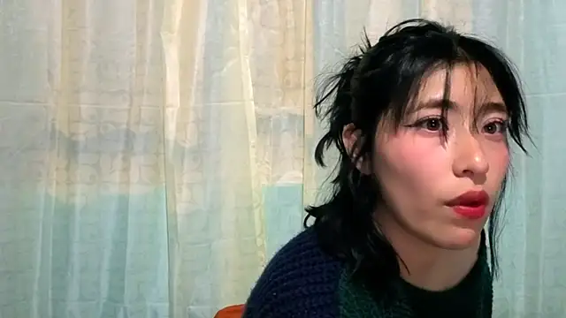 Sullyoonn online show from 10/29/25, 11:17