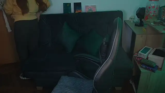 Snapshot of Miacatsito3 chatting on 11/06/25, 02:34 Miacatsito3 online show from 11/06/25, 02:34