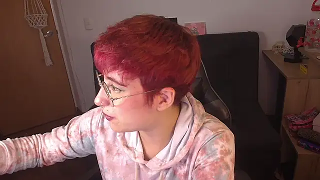 Snapshot of Miacatsito3 chatting on 11/07/25, 01:16 Miacatsito3 online show from 11/07/25, 01:16