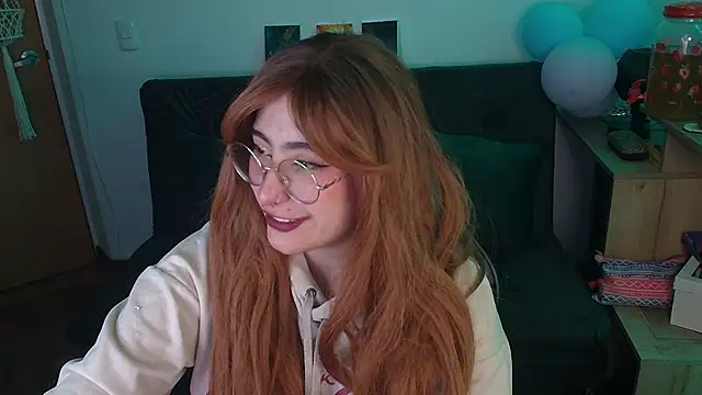 Snapshot of Miacatsito3 chatting on 11/25/25, 04:01 Miacatsito3 online show from 11/25/25, 04:01