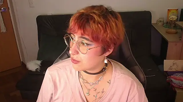 Snapshot of Miacatsito3 chatting on 01/12/26, 05:23 Miacatsito3 online show from 01/12/26, 05:23