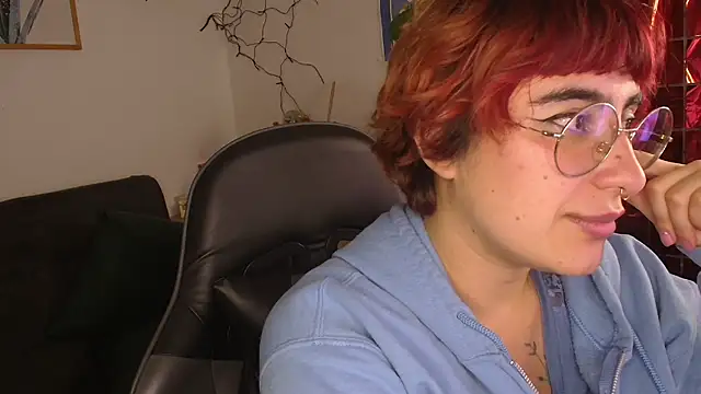 Snapshot of Miacatsito3 chatting on 02/20/26, 06:26 Miacatsito3 online show from 02/20/26, 06:26