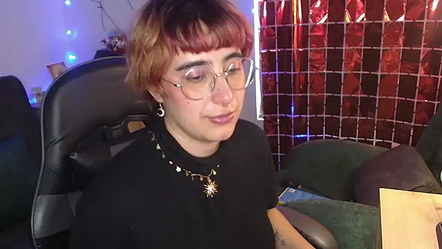 Snapshot of Miacatsito3 chatting on 02/28/26, 10:33 Miacatsito3 online show from 02/28/26, 10:33