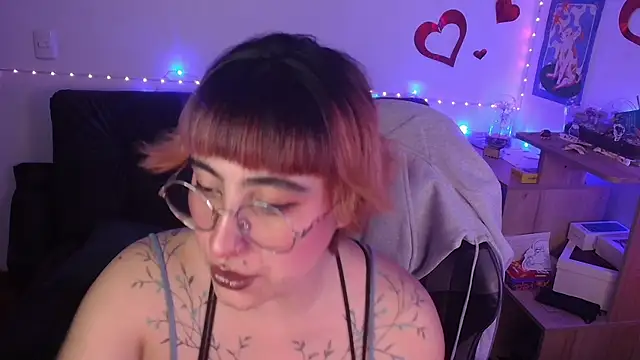 Miacatsito3 online show from 04/17/26, 04:04