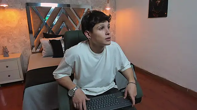 Snapshot of kraven_lust chatting on 09/14/25, 03:05 kraven lust online show from 09/14/25, 03:05