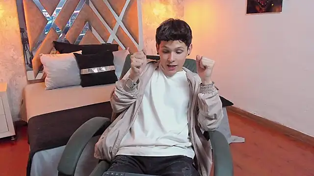 Snapshot of kraven_lust chatting on 09/20/25, 03:07 kraven lust online show from 09/20/25, 03:07