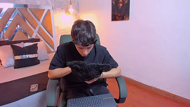 Snapshot of kraven_lust chatting on 09/28/25, 03:12 kraven lust online show from 09/28/25, 03:12