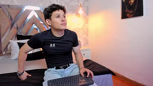 Snapshot of kraven_lust chatting on 11/19/25, 03:06 kraven lust online show from 11/19/25, 03:06