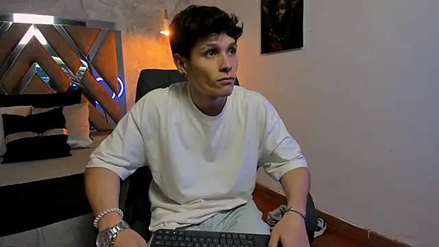 Snapshot of kraven_lust chatting on 11/20/25, 03:07 kraven lust online show from 11/20/25, 03:07