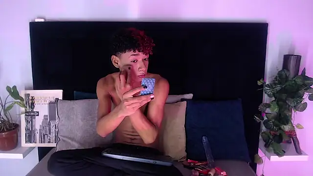 Snapshot of Billie_Turner_ chatting on 11/21/25, 04:27 Billie Turner online show from 11/21/25, 04:27