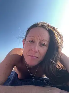 Kristinatreize online show from 10/12/25, 09:41