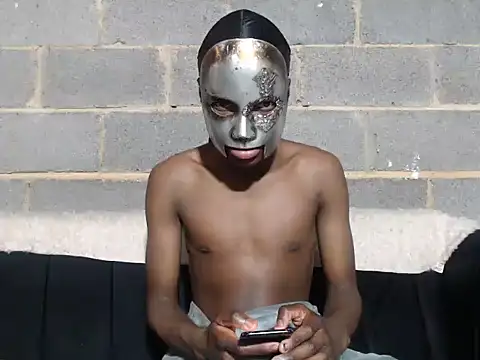 Romeo Favent online show from 09/28/25, 01:11