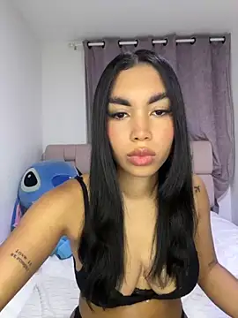 karolaalcendra online show from 11/18/25, 04:17