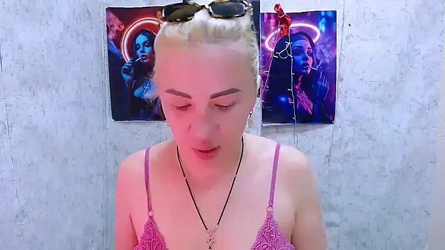 EmmaCat  online show from 03/17/26, 05:11