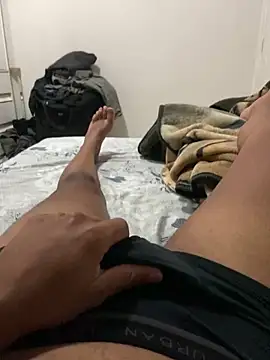 Snapshot of Morenolatino881 chatting on 10/04/25, 05:49 Morenolatino881 online show from 10/04/25, 05:49