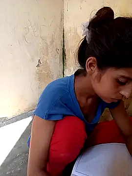 Snapshot of Saloni-Gupta chatting on 09/19/25, 05:20 Saloni-Gupta online show from 09/19/25, 05:20