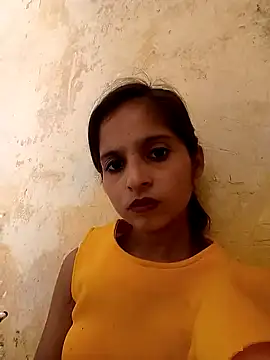 Snapshot of Saloni-Gupta chatting on 09/22/25, 06:15 Saloni-Gupta online show from 09/22/25, 06:15