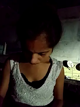 Snapshot of Saloni-Gupta chatting on 09/25/25, 08:56 Saloni-Gupta online show from 09/25/25, 08:56