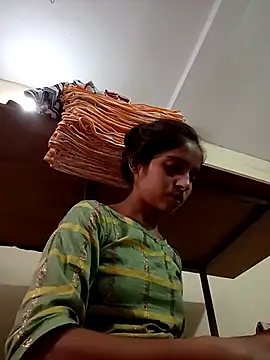 Snapshot of Saloni-Gupta chatting on 10/03/25, 04:42 Saloni-Gupta online show from 10/03/25, 04:42