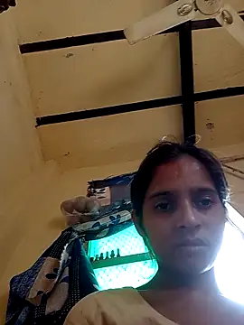 Snapshot of Saloni-Gupta chatting on 10/19/25, 07:09 Saloni-Gupta online show from 10/19/25, 07:09